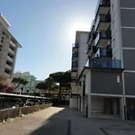 Comfortable Near The Promenade And Shops Apartman *
